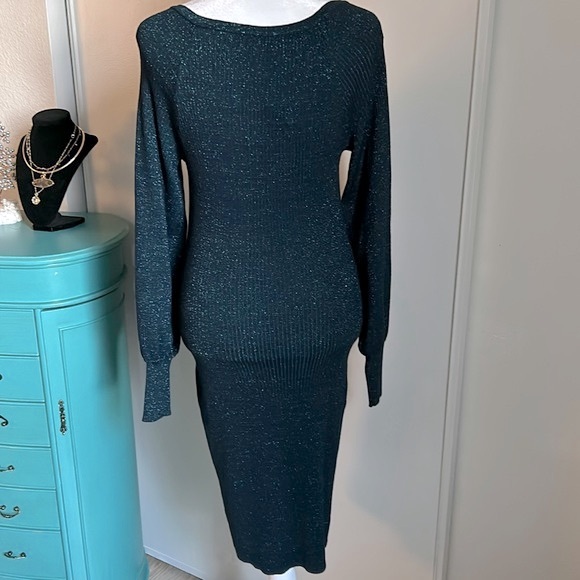 New Nine West Women’s Balloon Sleeve Deep Metallic Green Midi Sweater Dress - Picture 7 of 8